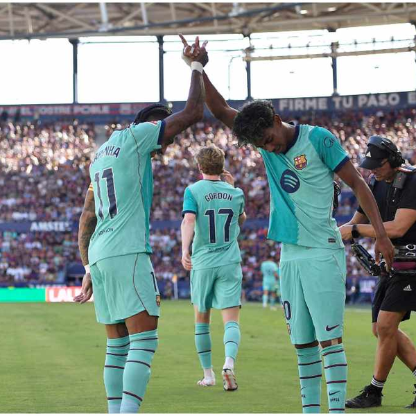 Barcelona vence al Levante 4-2 y mantiene paso perfecto en LaLiga