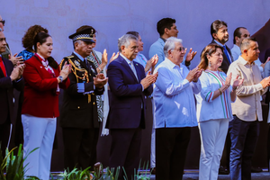 Urióstegui participa en ceremonia por la Independencia de México en Cuernavaca