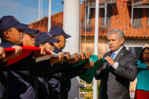 Urióstegui inicia actividades del mes patrio con honores a la bandera en Cuernavaca