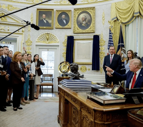 CNN, MS NOW y Politico demandarán a Trump por veto de acceso a la Casa Blanca