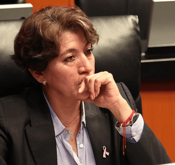 Delfina dinamita los viejos feudos