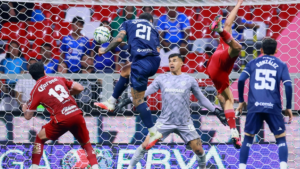 Cruz Azul y Toluca empatan 3-3 en el Estadio Azteca