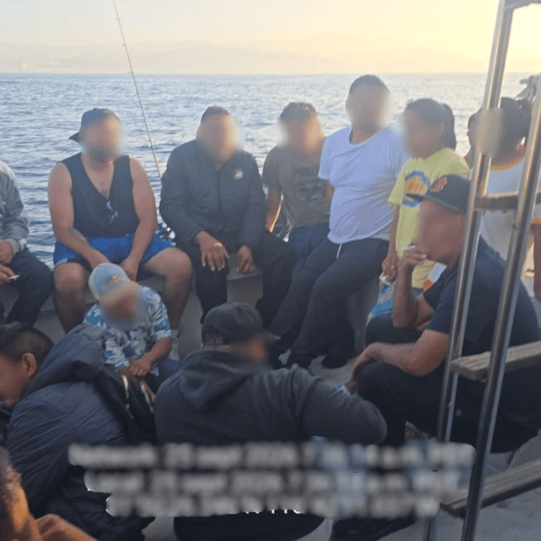 Semar rescata a 45 personas frente a Ensenada