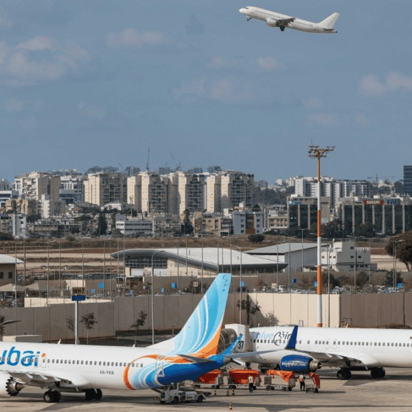 Piloto de FlyDubai habría apuñalado a copiloto en pleno vuelo