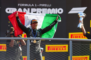 Kimi Antonelli gana el GP de Italia 2026 tras remontar desde el último lugar