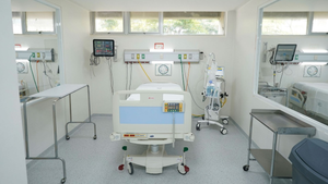 15 médicos siguen hospitalizados por brote