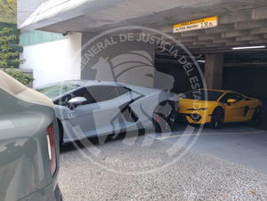 Aseguran nueve vehículos de lujo, relojes y joyería durante cateo en San Pedro