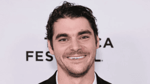Reportan muerte de RJ Mitte, actor de Breaking Bad, a los 34 años