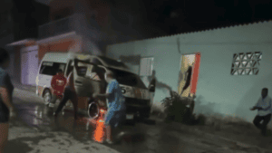 Incendian cuatro unidades del transporte público en Morelos