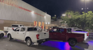 Balean a titular de la AIC de Morelos en estacionamiento de Costco en Cuernavaca