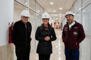 Sheinbaum defiende avances en salud y vivienda