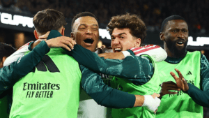 Real Madrid vence al Barcelona con doblete de Mbappé en el Clásico Español