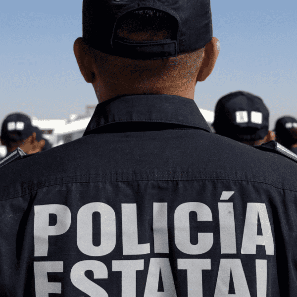 Suspenden a mando policial tras agresión a mujer