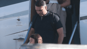 Flávio Bolsonaro llega a Florida tras huir de Brasil