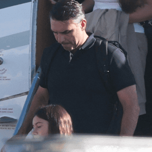Flávio Bolsonaro llega a Florida tras huir de Brasil