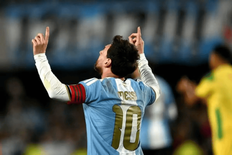 Lionel Messi se despide de Argentina en el Estadio Monumental