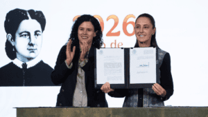 Sheinbaum firma decreto sobre nacionalidad única