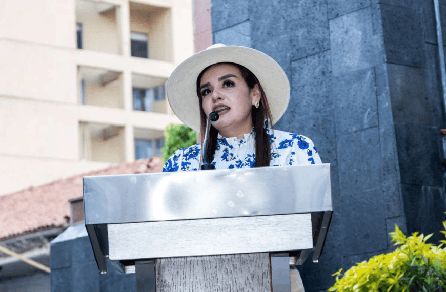 Grecia Quiroz pide a la FGR atraer investigación por asesinato de Carlos Manzo