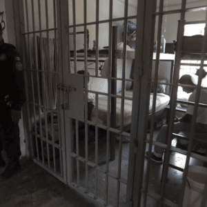 Persisten sobrepoblación en prisiones estatales: CNDH
