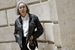 Anne Carson: la locura de los dioses griegos llega al Nobel de Literatura 2026
