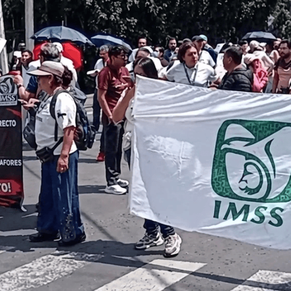 Trabajadores del IMSS analizan marcha nacional
