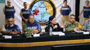 Huracán Simon cambia de trayectoria y mantiene alerta en Jalisco